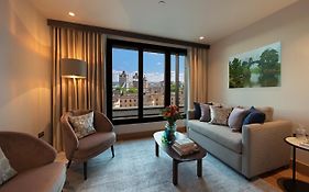 藍色蘭花塔套房飯店